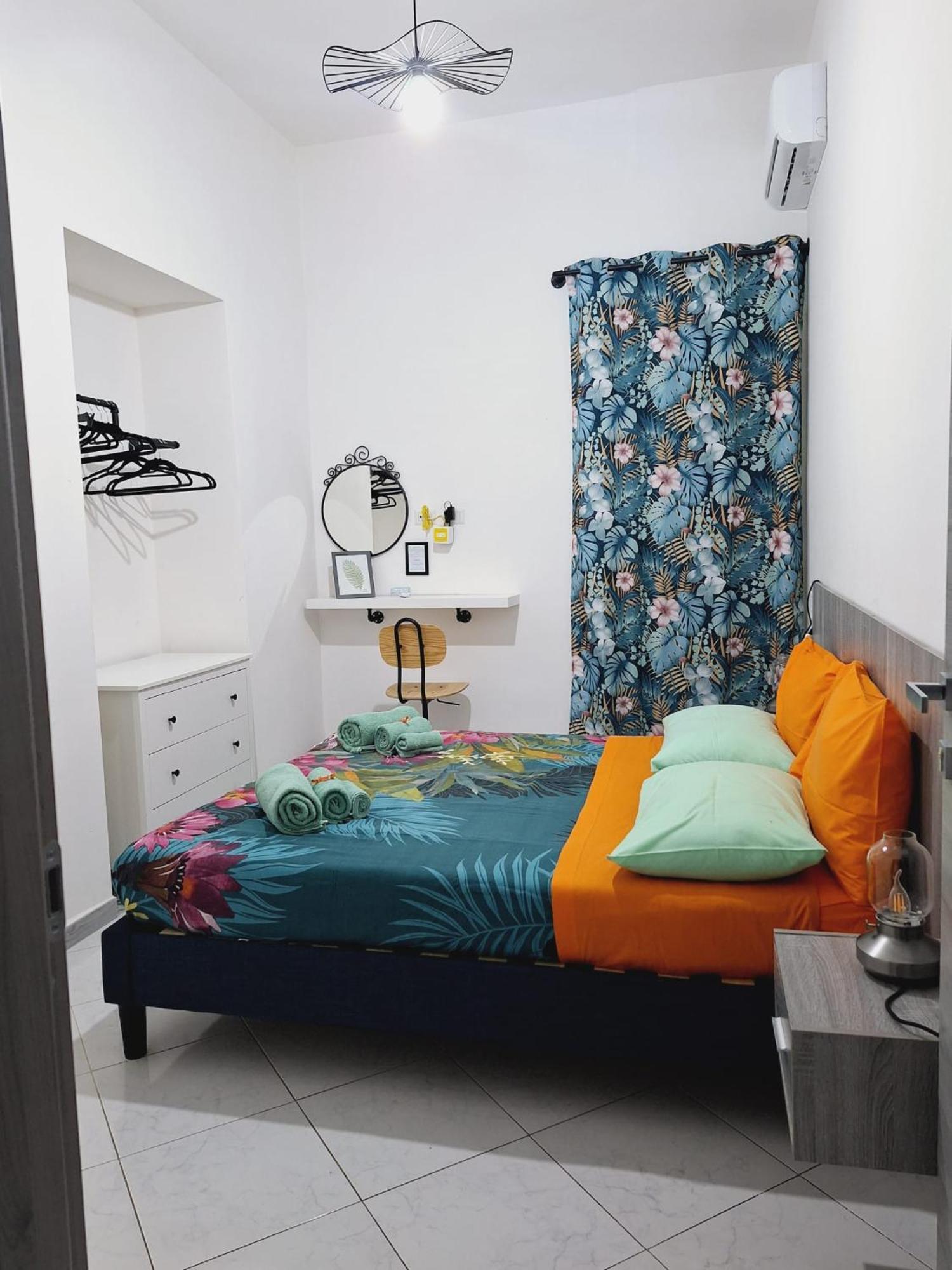 Casa Miracoli 40 Apartment Наполи Екстериор снимка